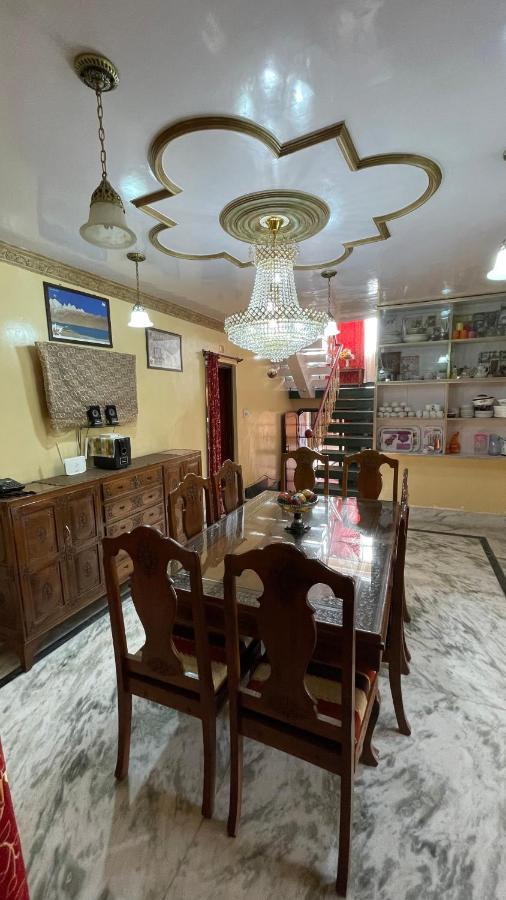 Dilaram Guest House Srīnagar Esterno foto