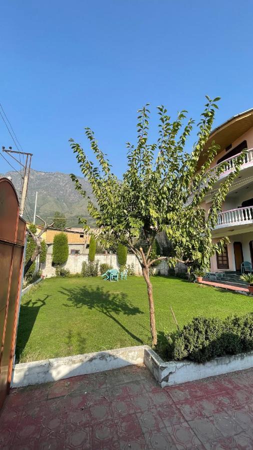 Dilaram Guest House Srīnagar Esterno foto